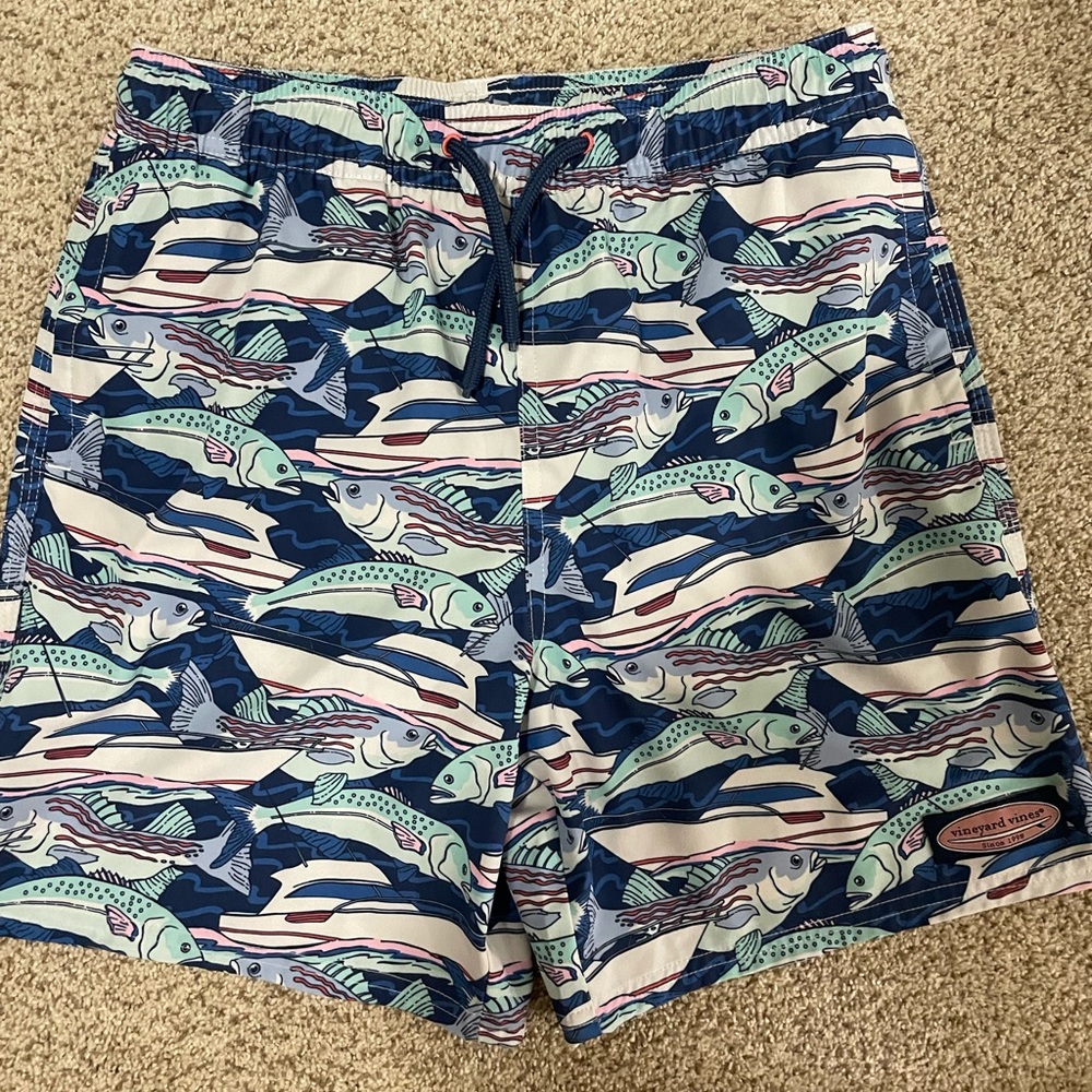 Boys Vineyard Vines Boys size Medium (12-14) Swim Trunks- Never W…